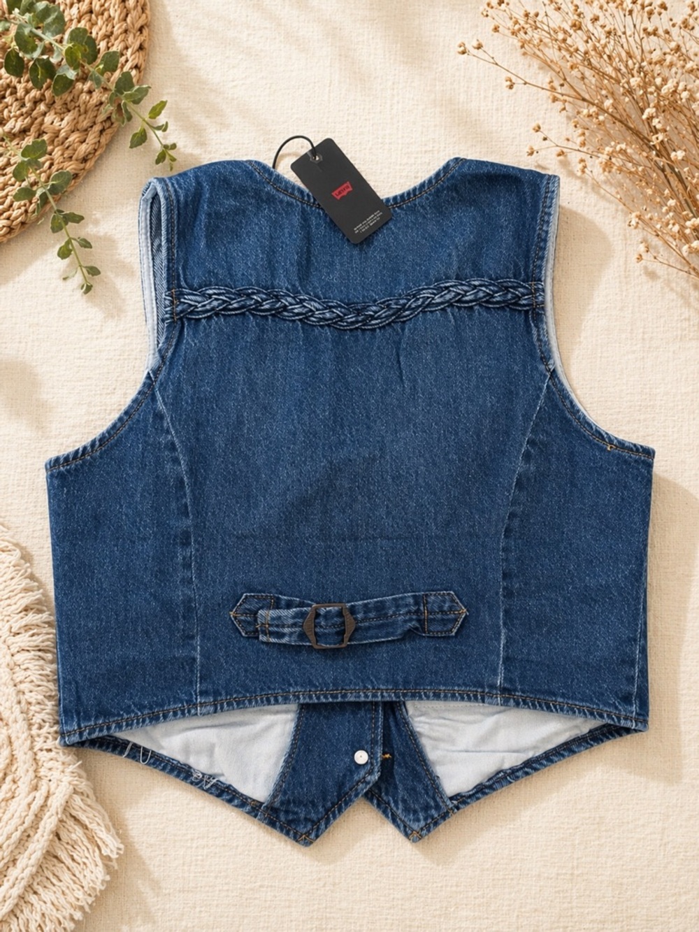 Levi’s Denim Vest Size Small NWT | Vintage-Inspired Braided Detail - Picture 5 of 9